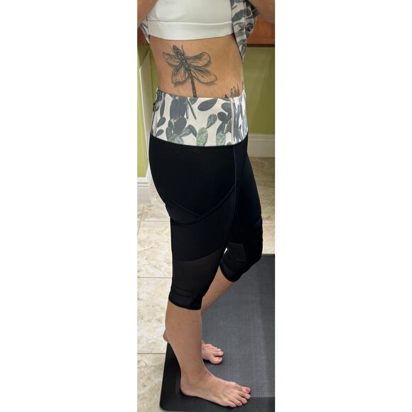 Lululemon water Sea-me run prickly pear cactus black crop leggings size 2 mesh - Picture 6 of 10